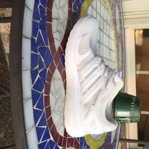 white adidas cloudfoam shoes